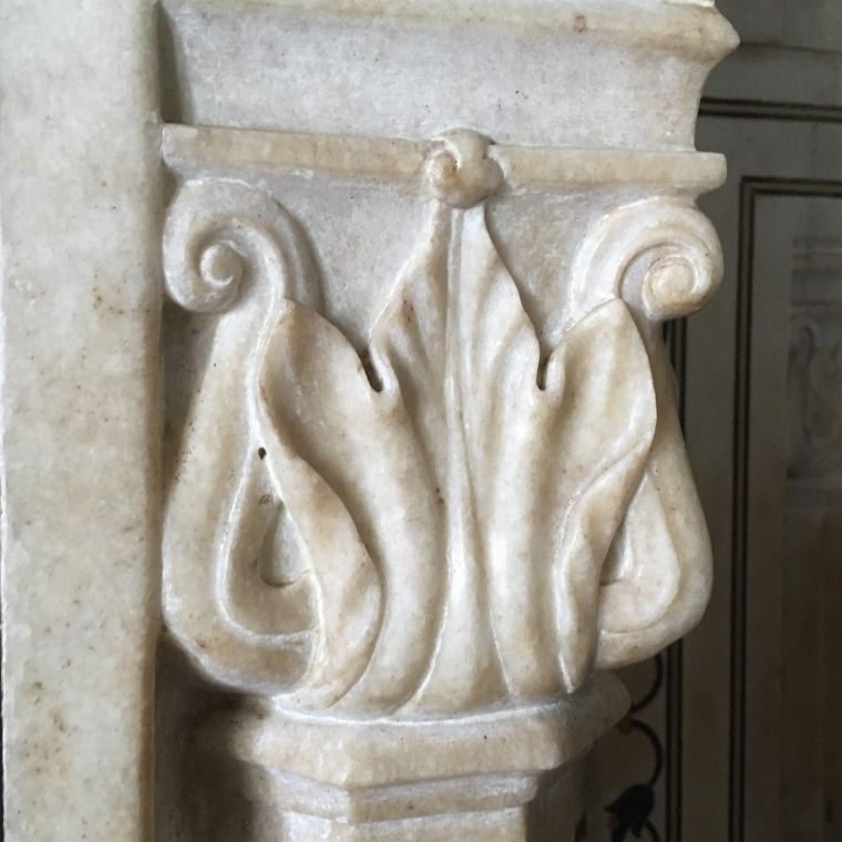 柱の彫刻